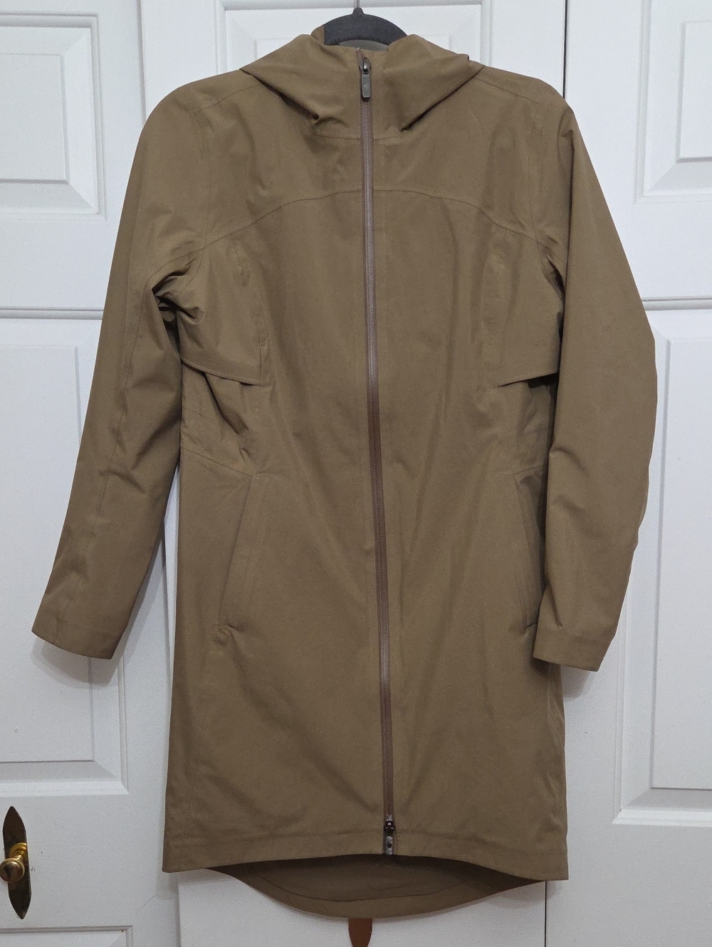 NWOT Lululemon Rain Rebel Jacket Dark Olive/ 4